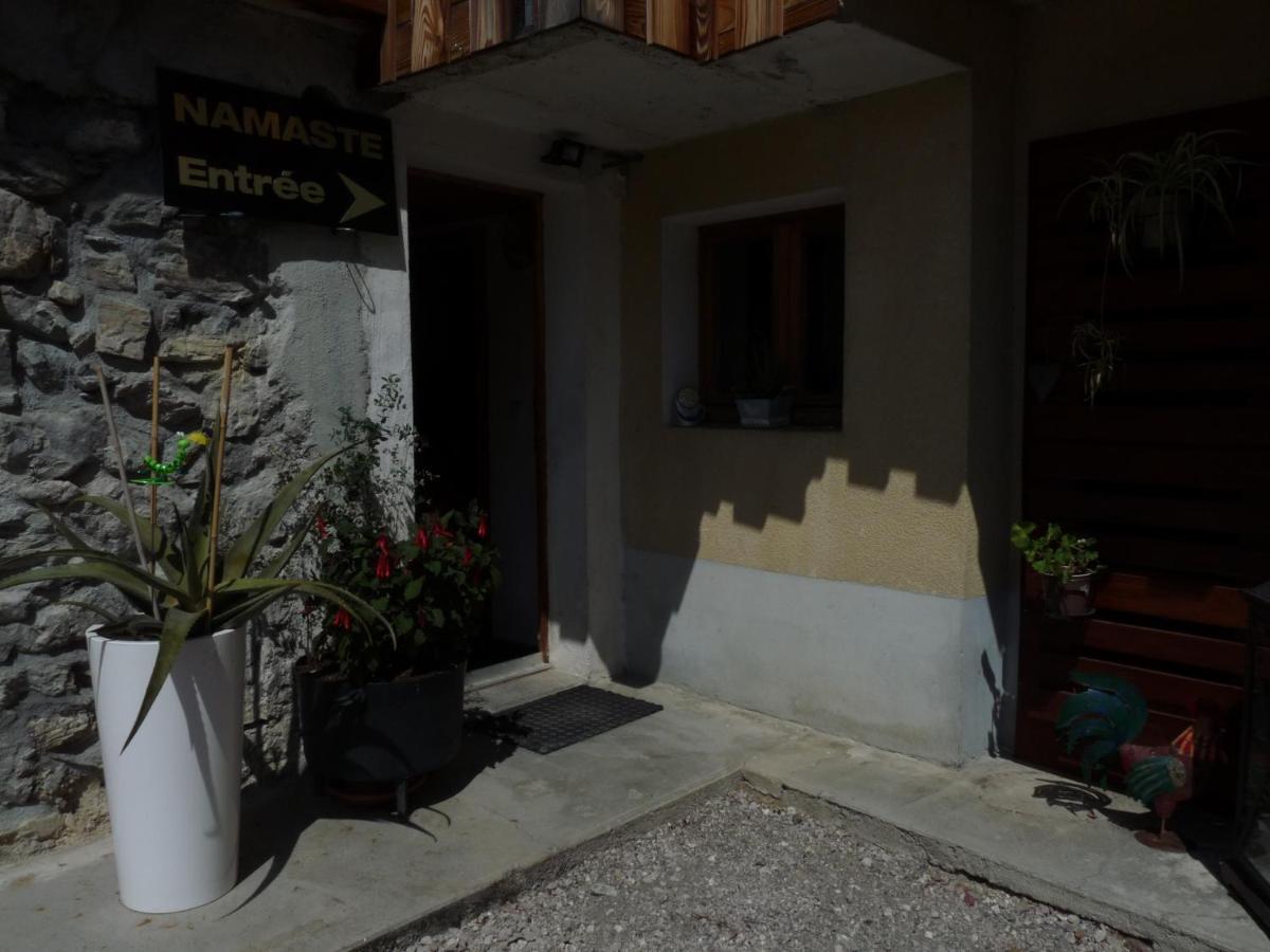 "Namaste" Chambre Zen Au Calme Saint-Jean-dʼAulps エクステリア 写真